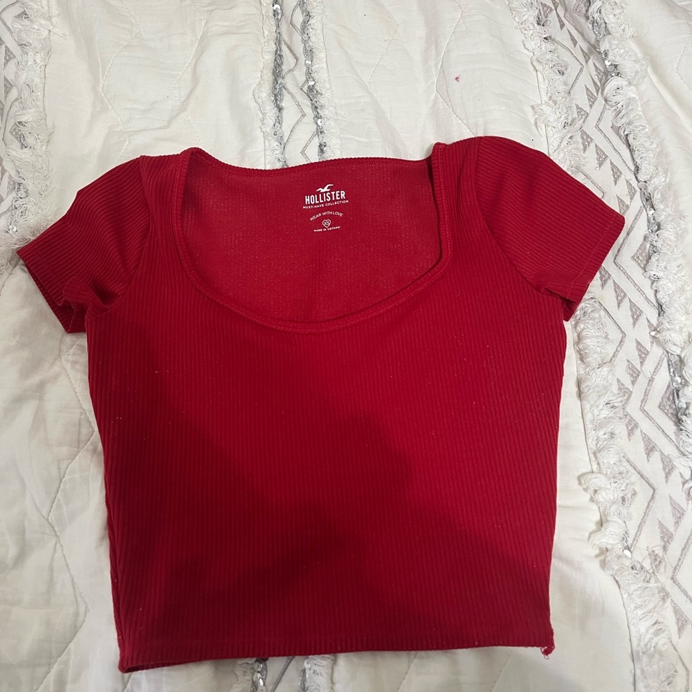 Hollister Women's Scarlet Ribbed Crop Top